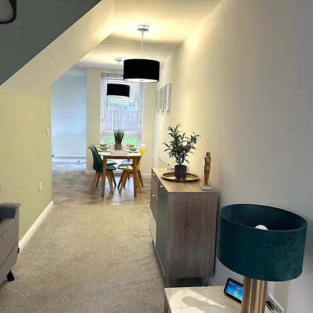 Ao & Etihad Stadium 6 Guest Stay- 3 Bedroom Central House With Parking & Wi Fi Manchester Exterior photo