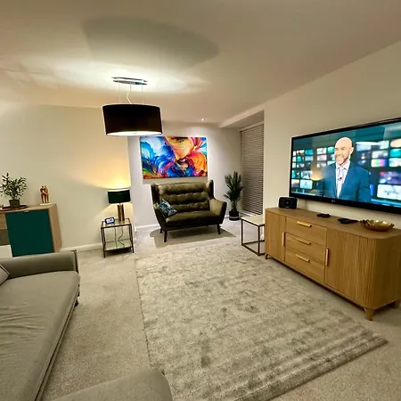 Ao & Etihad Stadium 6 Guest Stay- 3 Bedroom Central House With Parking & Wi Fi Manchester Exterior photo