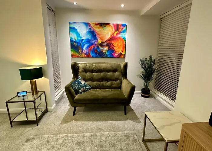 Ao & Etihad Stadium 6 Guest Stay- 3 Bedroom Central House With Parking & Wi Fi